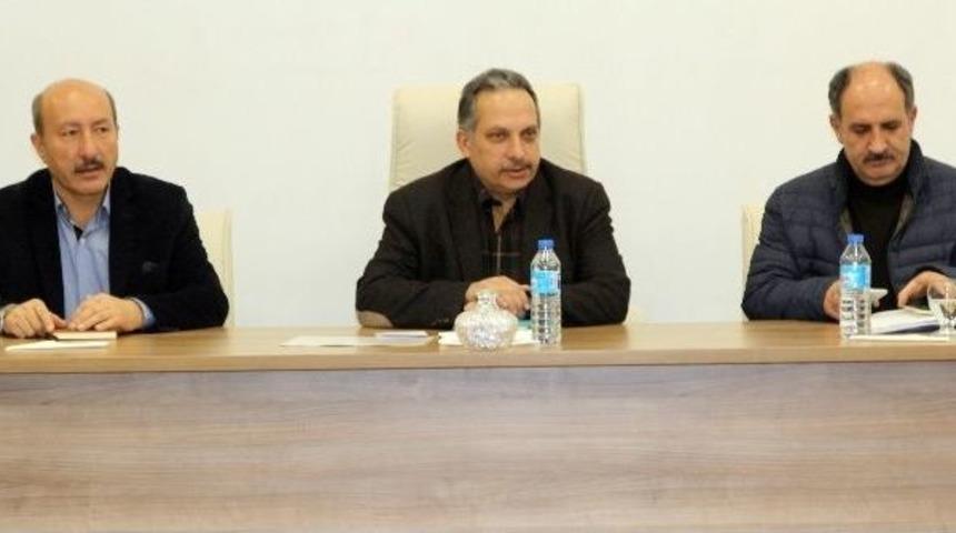 Genel Sekreter Yal&ccedil;ın, A Takımıyla Bir Araya Geldi