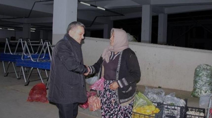 Başkan Kayalı Pazaryeri Esnafıyla G&ouml;r&uuml;şt&uuml;