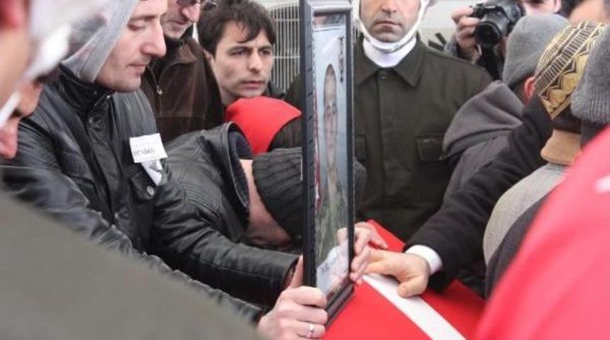 El Bab Şehidini 10 Bin Kişi Son Yolculuğuna Uğurladı