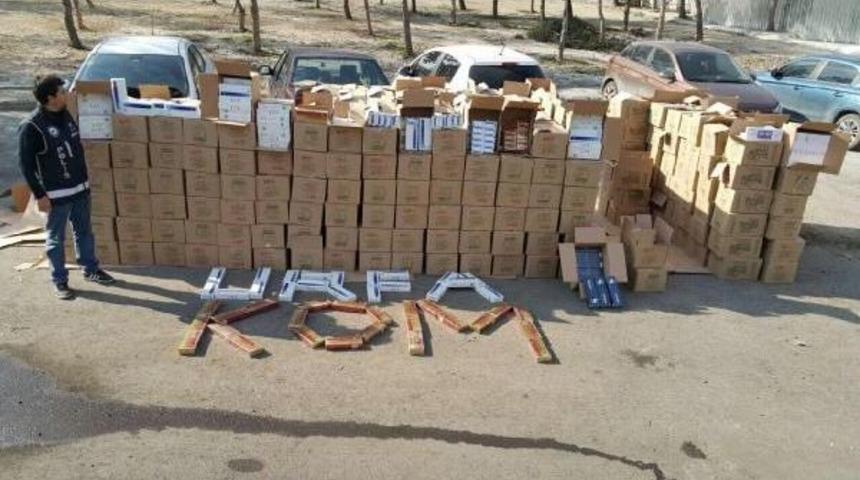 Tır'dan 101 Bin 390 Paket Kaçak Sigara Çıktı