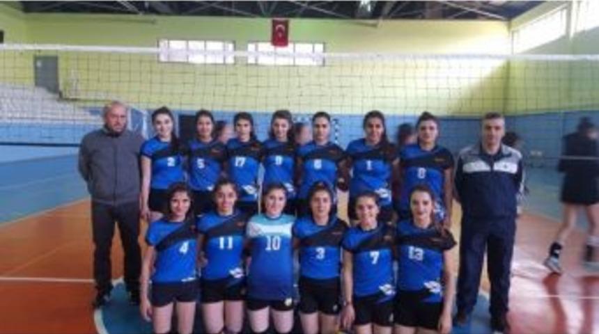 Hakkari Gen&ccedil;lik Spor Kul&uuml;b&uuml; Voleybol Takımı Grup Birincisi Oldu