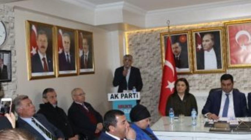 Ak Parti Akhisar İl&ccedil;e Teşkilatı Toplandı
