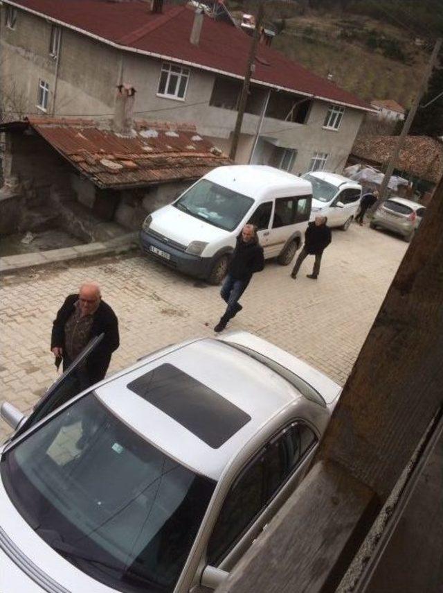 K&ouml;y Kahvehanesine Silahlar Konuştu 3