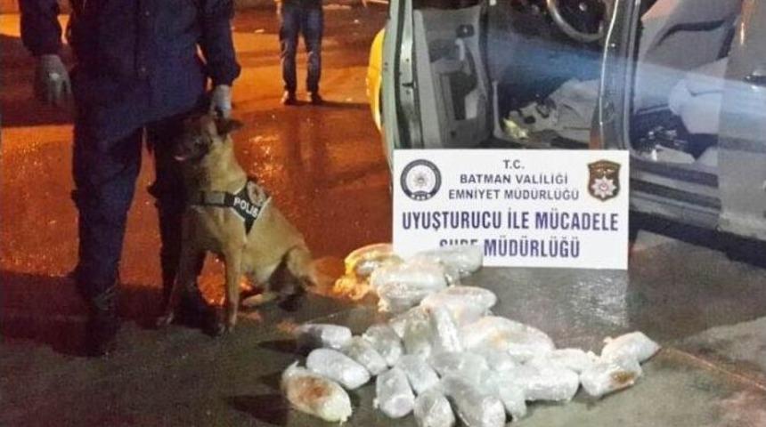Aracın Yakıt Deposunda 13 Kilogram Uyuşturucu Ele Ge&ccedil;irildi