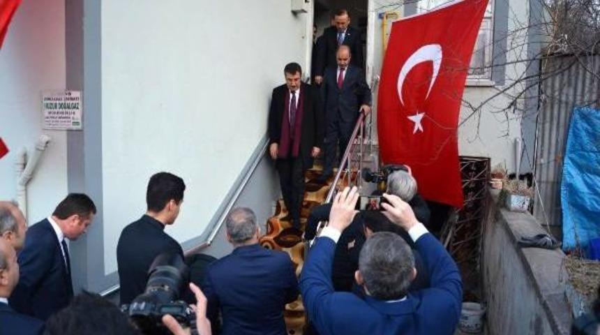 Bakan T&uuml;fenkci: Kimsenin Rejimle Derdi Yok (2)