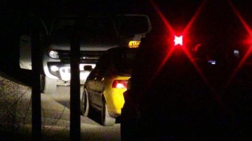 Otomobilde Eşi Ve &Ccedil;ocuklarını Rehin Aldı (2)