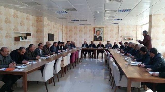 Ak Parti İl&ccedil;e Başkanları Toplantısı Yapıldı 1