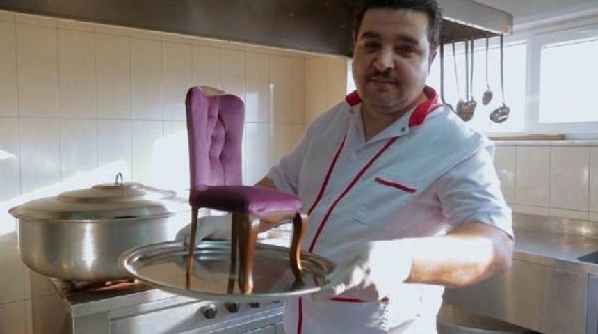 İneg&ouml;ll&uuml; Mobilyacının &lsquo;Nusret&rsquo;E Nispet&rsquo; Klibi