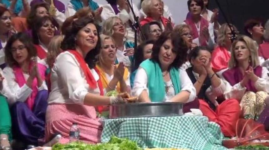 Nil&uuml;fer Kadın Korusu Yurt Dışına A&ccedil;ılıyor