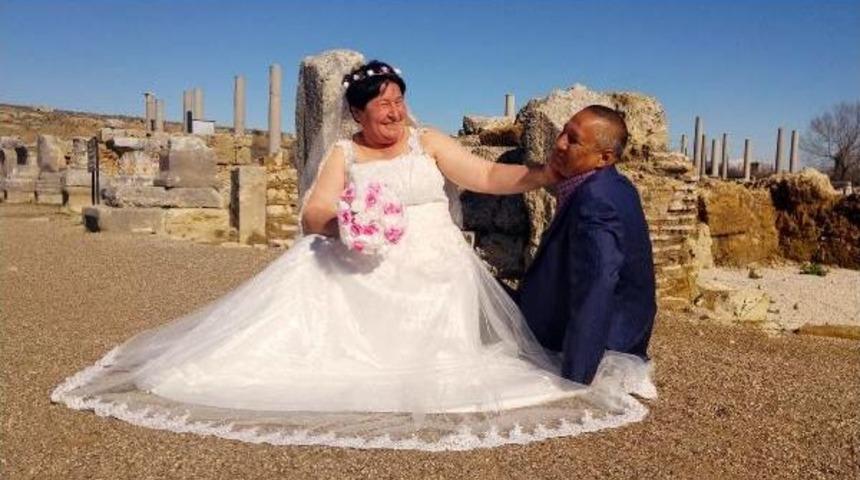 Ka&ccedil;arak Evlenen &Ccedil;iftten, 29 Yıl Sonra Dillere Destan D&uuml;ğ&uuml;n