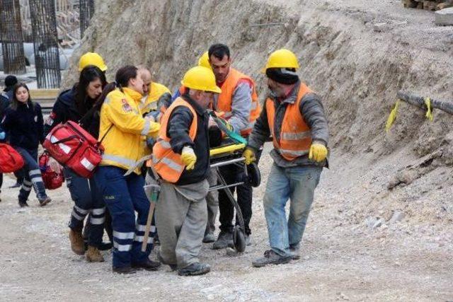 Bolu da Belediye Binası Inşaatından D&uuml;şen 2 Iş&ccedil;i Yaralandı 1