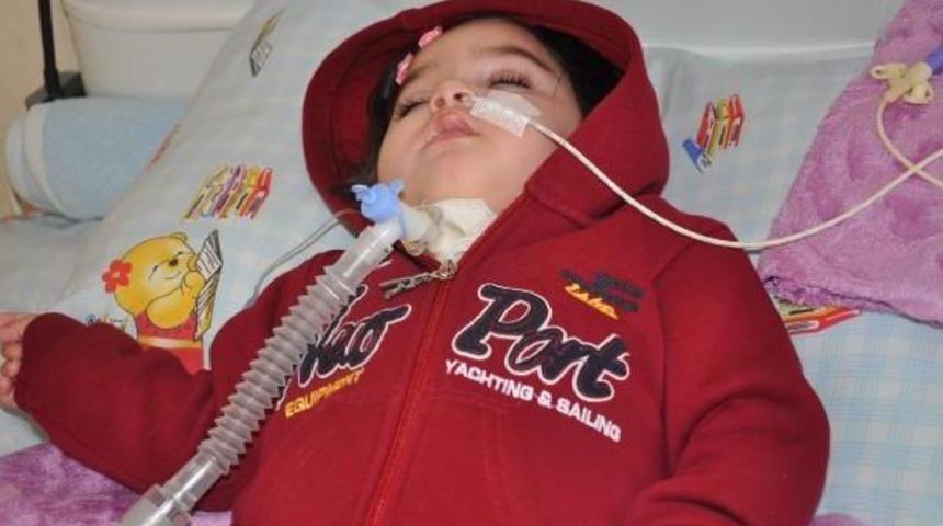 Elanur, Tedavisi I&ccedil;in Yardım Bekliyor