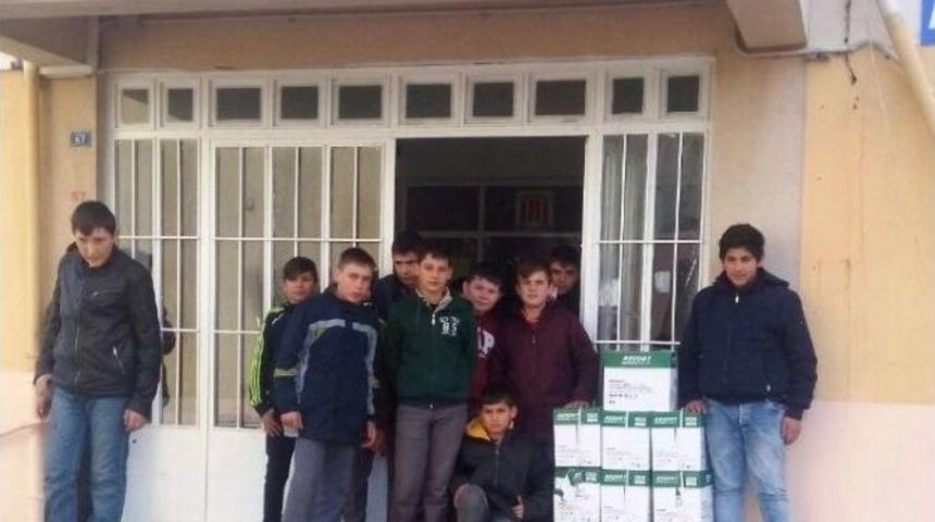 İzmit&rsquo;te Okullara Kırtasiye Yardımı