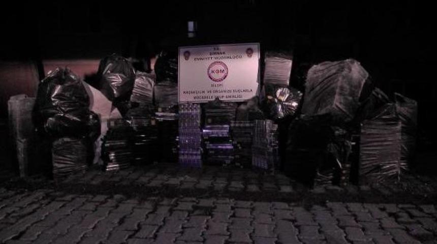 Tır'da 49 Bin Paket G&uuml;mr&uuml;k Ka&ccedil;ağı Sigara Bulundu