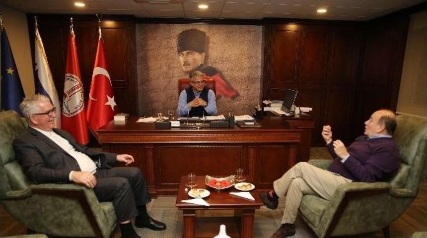 Karşıyaka&rsquo;da Uyumayan Başkan