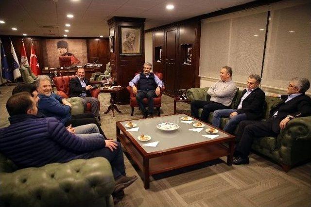 Karşıyaka&rsquo;da Uyumayan Başkan 1