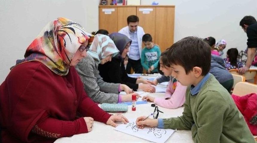&Ccedil;ocuklar &Ouml;ğrendiklerini Ailelerine &Ouml;ğretiyor