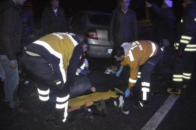 Polislerin Kullandığı Otomobiller Çarpıştı: 1 Yaralı