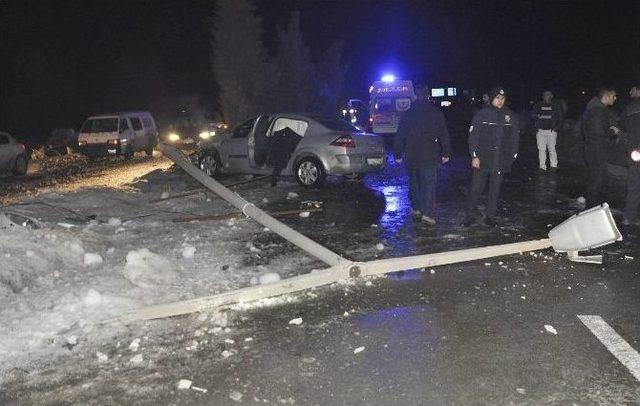 Polislerin Kullandığı Otomobiller Çarpıştı: 1 Yaralı