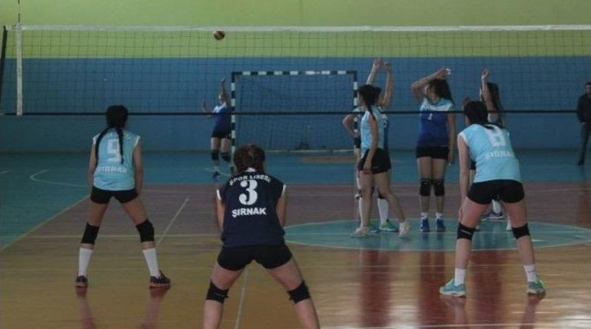 Silopi Voleybol B&ouml;lgesel Lig Grup M&uuml;sabakalarına Ev Sahipliği Yaptı