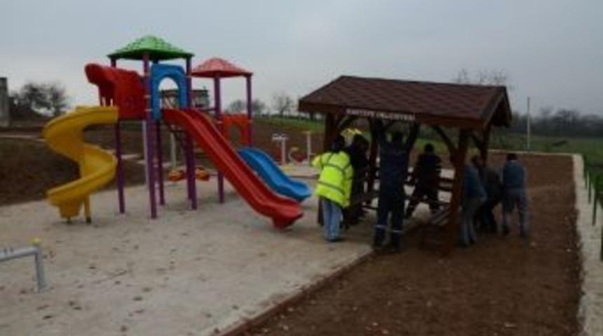 Kartepe&rsquo;de Parkların Kamelya Sayısı Artıyor