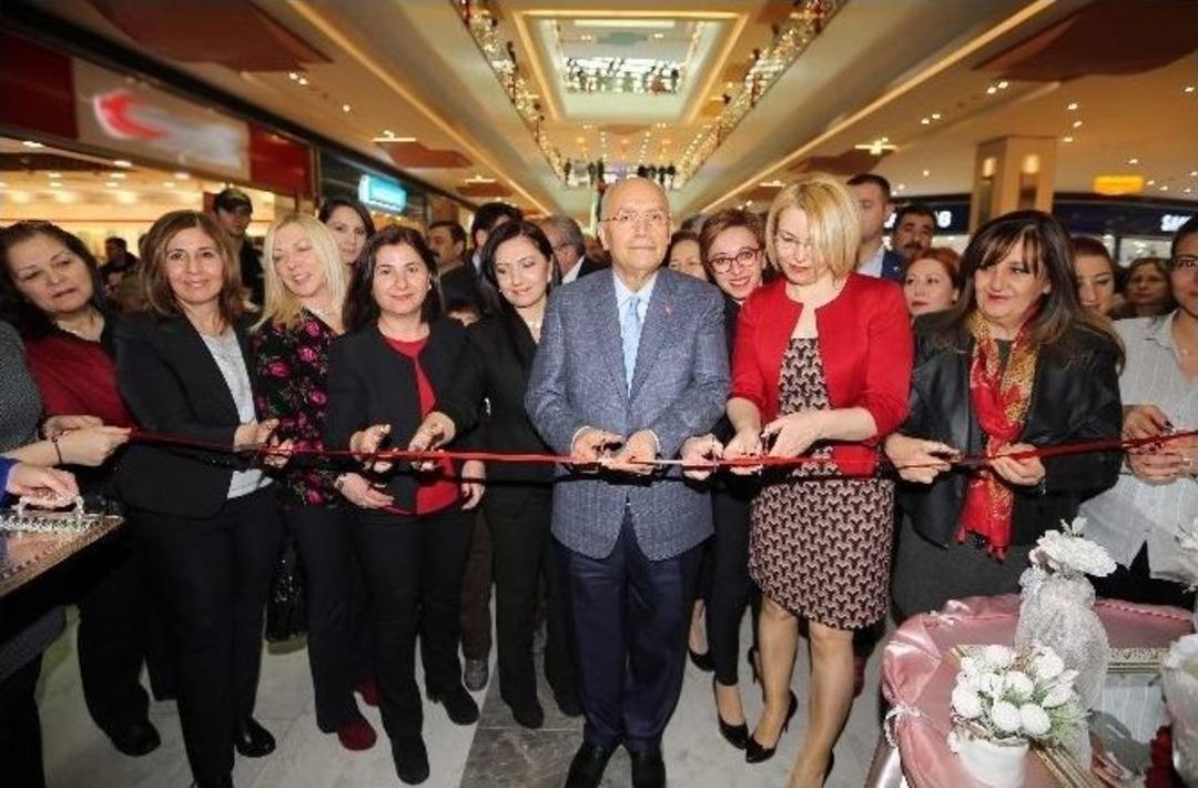 Yenimek Tasarımları, Sevgililer İ&ccedil;in Sergilendi