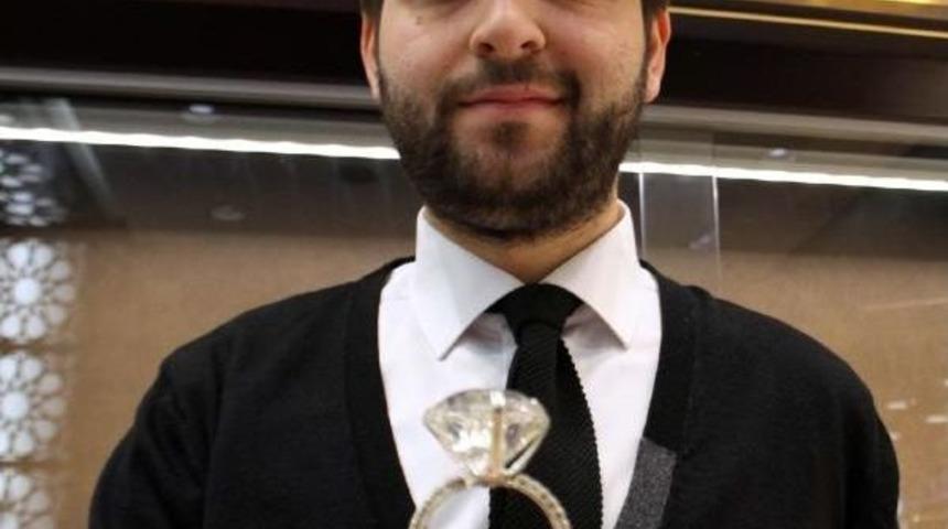 Sevgililer G&uuml;n&uuml;'ne &Ouml;zel 25 Gram Ağırlığında Imitasyon Tek Taşlı Y&uuml;z&uuml;k