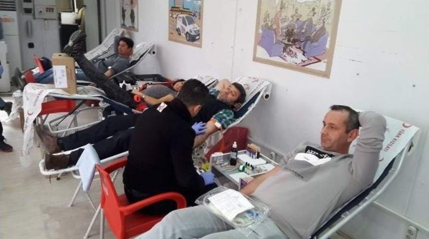 Bisikletliler Derneği &Uuml;yelerinden Kızılay&rsquo;a Kan Bağışı