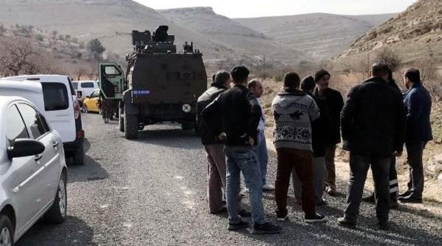 Otomobilde Eşi Ve &Ccedil;ocuklarını Rehin Aldı (3)