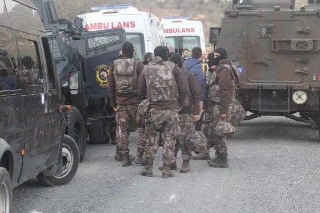 Otomobilde Eşi Ve &Ccedil;ocuklarını Rehin Aldı (3) 1