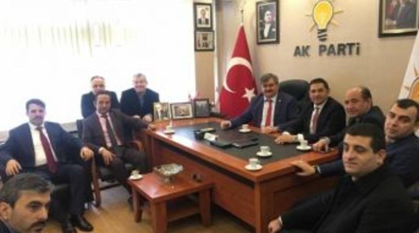 Ak Partililer Referandum &Ccedil;alışmalarına Başladı