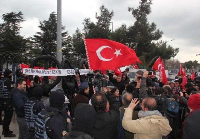 Hava Harp Okulu Önünde Protesto