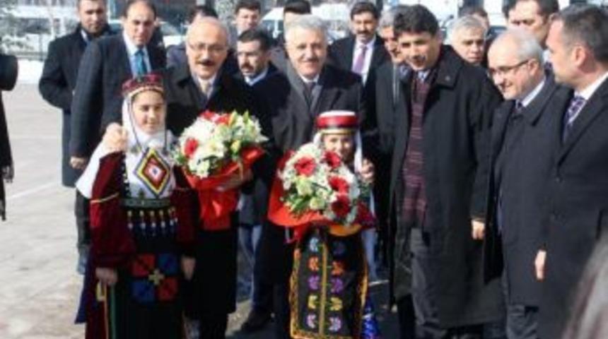 Bakanlar Arslan Ve Elvan, Kars'ta Stk Temsilcileriyle Buluştu (2)