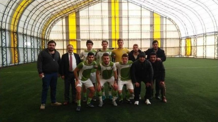 Burhaniye&rsquo;de Şark&ouml;y Mahalle Liginde Yoluna Devam Ediyor