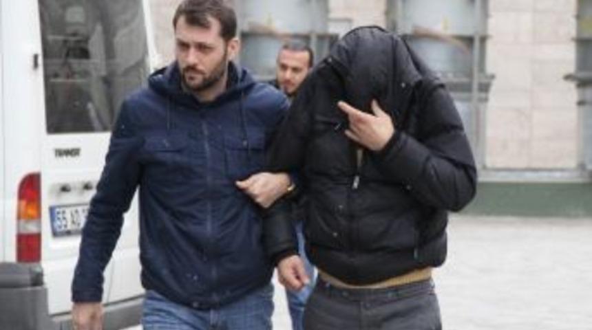 Tırın Dorsesinde 4 Kilo Esrar Ele Ge&ccedil;irildi: 2 G&ouml;zaltı