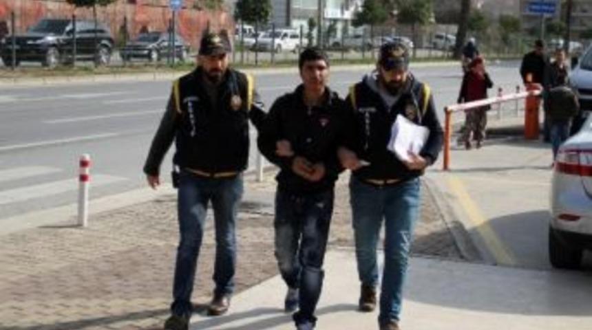 Alanya’da 4 Ayrı Suçtan Aranan Şüpheli Suçüstü Yakalandı