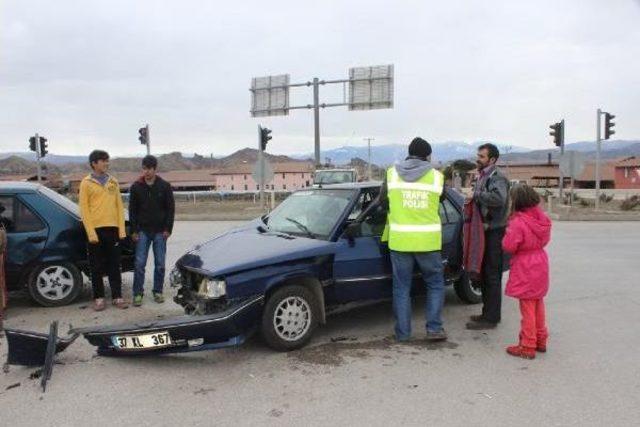 Osmancık'ta Kaza: 4'ü Çocuk 8 Yaralı