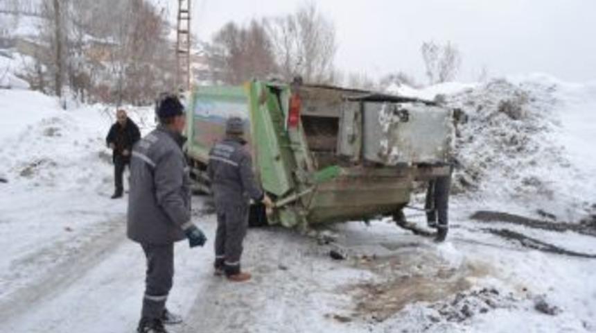 Muş Belediyesinden Kar Temizleme &Ccedil;alışması