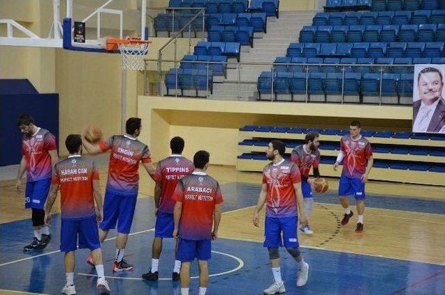 Bilecik Belediyesi Basketbol Kulübü’nde Kan Kaybı Sürüyor