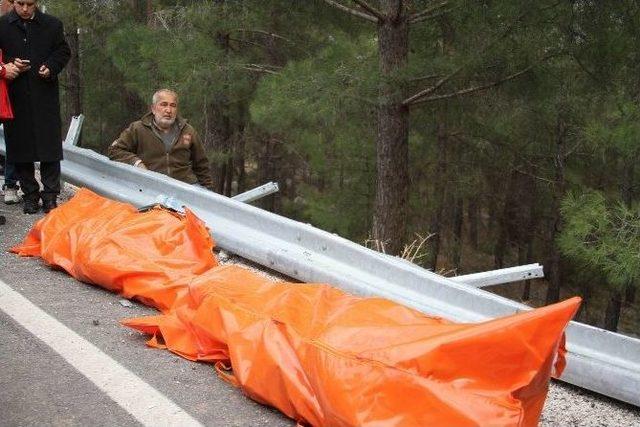 Antalya’da Trafik Kazası: 2 Ölü 9 Yaralı (2) 1