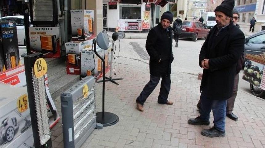 Vatandaşlar Doğalgazın Yolunu Gözlüyor