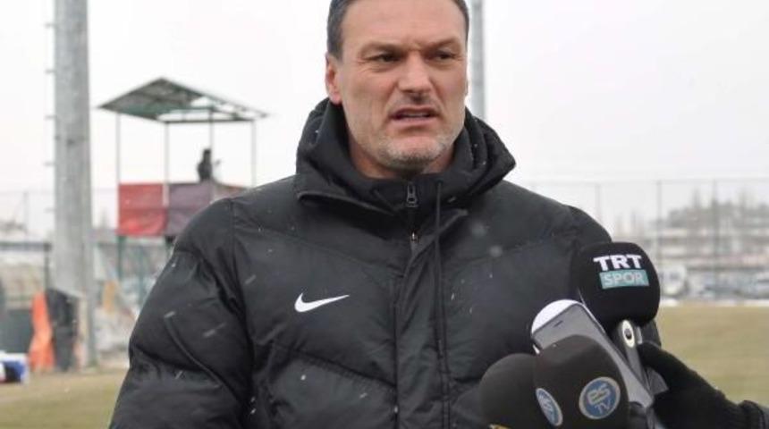 Eskişehirspor, Alpay'la Yolları Ayırıyor