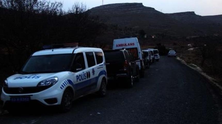 Otomobilde Eşi Ve &Ccedil;ocuklarını Rehin Aldı (6)