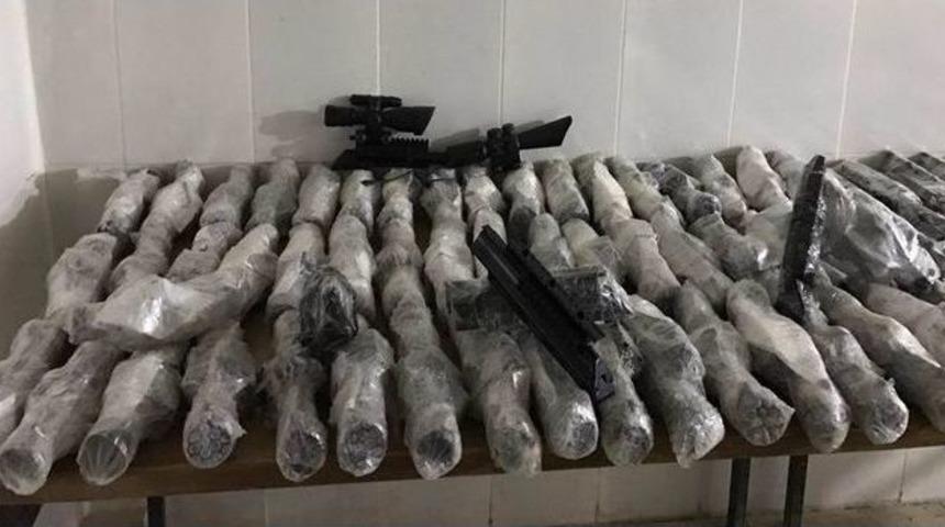 Pkk&rsquo;ya G&ouml;t&uuml;r&uuml;lmek İstenilen 54 Adet Kalaşnikof D&uuml;rb&uuml;n&uuml;, 62 Adet Kalaşnikof Silahına Monte Hamlesi Ele Ge&ccedil;irildi. (yeniden)