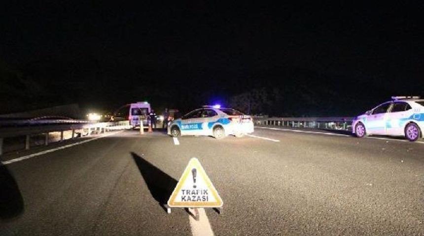 Patlayan Lastiği Değiştirmek Isterken Tır'ın &Ccedil;arptığı S&uuml;r&uuml;c&uuml; &Ouml;ld&uuml;