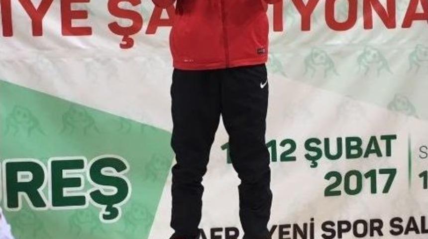 Kızılcahamamlı G&uuml;reş&ccedil;i T&uuml;rkiye Şampiyonu Oldu