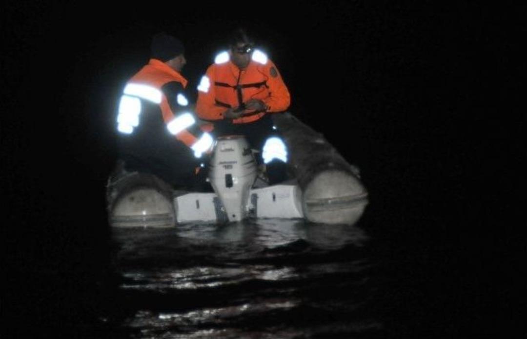 Balık Tutmaya &Ccedil;ıkan 4 Arkadaşın Teknesi Battı: 2 Kişi Kayıp