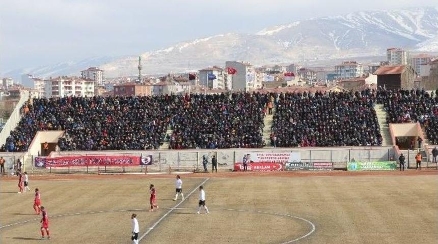 Niğde Belediyespor, Evinde 3 Puanı Ka&ccedil;ırdı