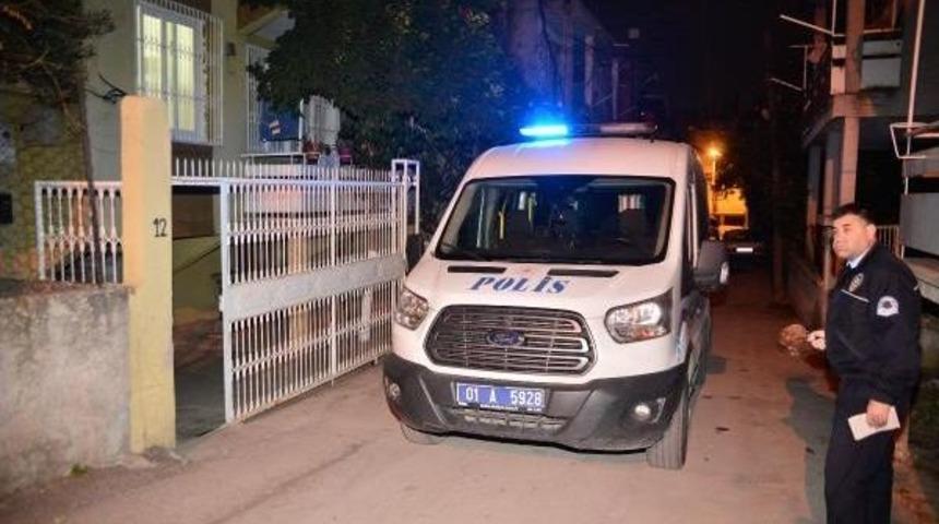 Balkonda &Ccedil;amaşır Asarken Bı&ccedil;aklı Saldırıya Uğradı