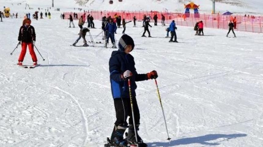 'sevgililer G&uuml;n&uuml;' Nedeniyle Erciyes&rsquo;Te Oteller Doldu